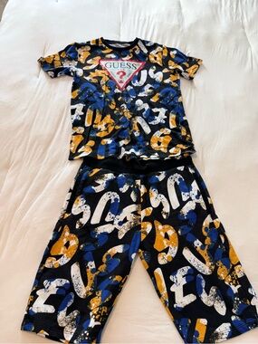 GUESS Kids Black Blue & Yellow Graphic Logo Pajama Set